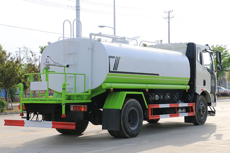 國(guó)六解放13噸灑水車(chē)