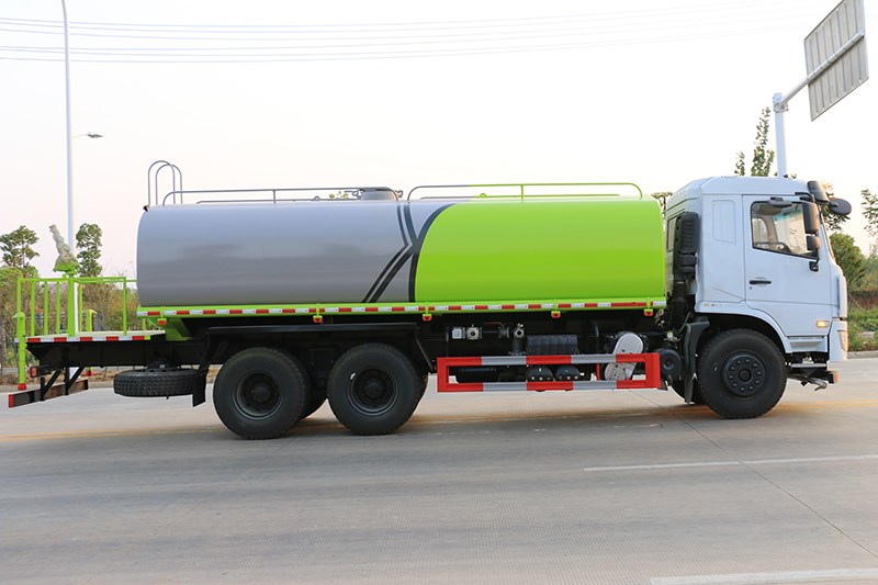 國(guó)六東風(fēng)D3L后八輪20噸灑水車