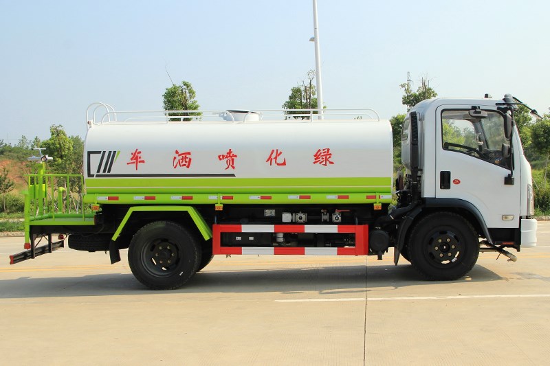 國(guó)六大福瑞卡9.2噸灑水車