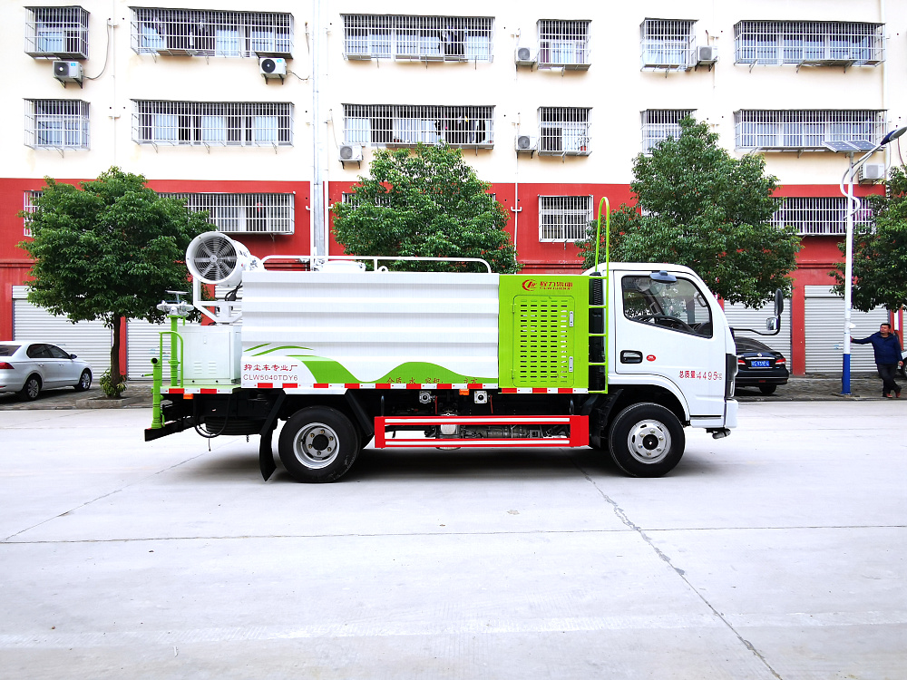 東風(fēng)小多利卡霧炮車(chē)國(guó)六4.5立方