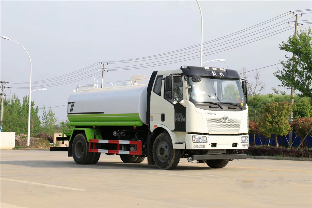 國(guó)六解放J6 13立方灑水車