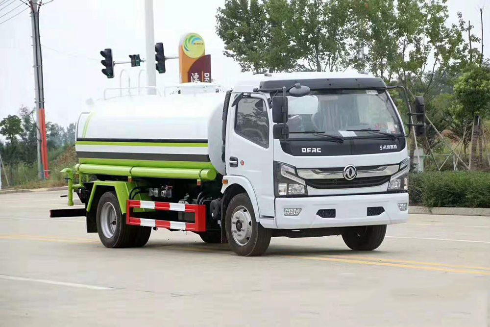 國(guó)六東風(fēng)福瑞卡10噸灑水車