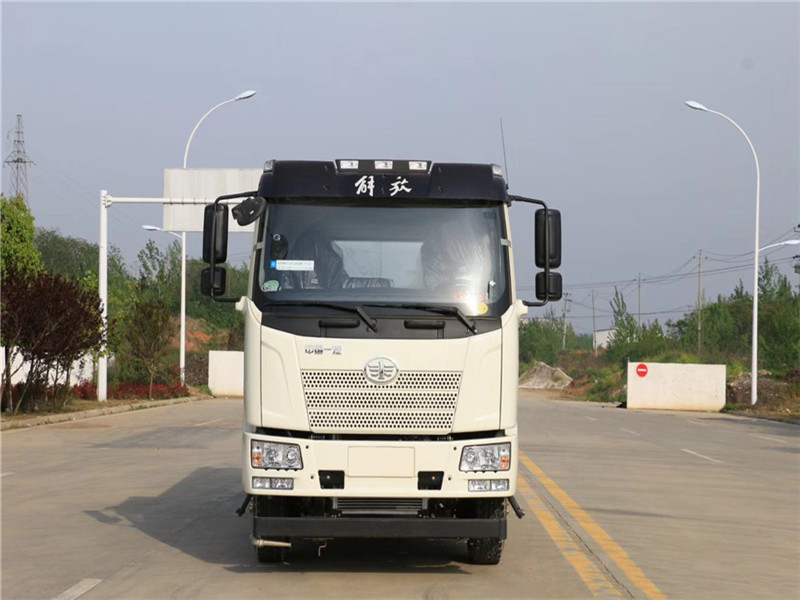 國(guó)六解放14方灑水車
