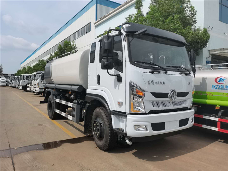 國(guó)六東風(fēng)專底D1 12噸灑水車