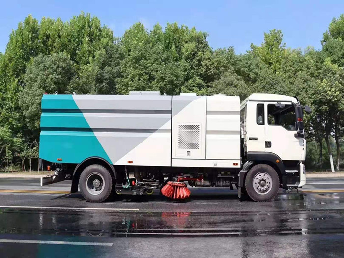 國(guó)六重汽豪沃洗掃車(chē)-程力洗掃車(chē)廠
