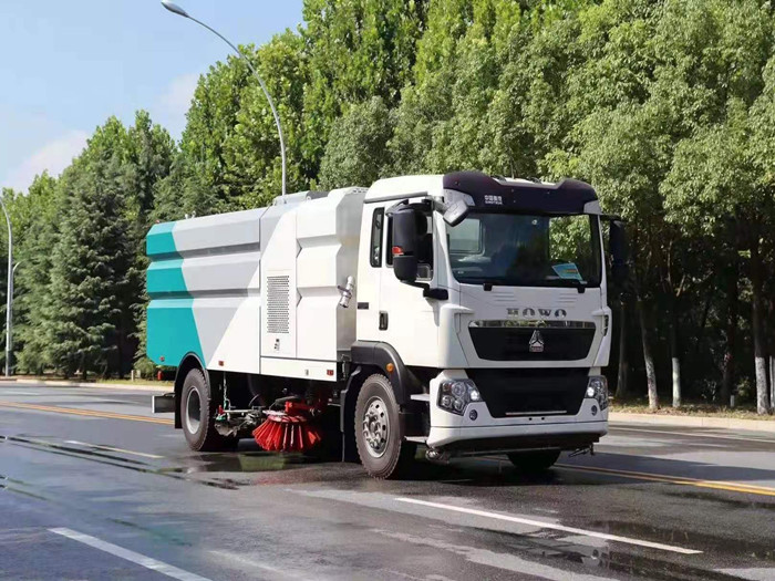 國(guó)六重汽豪沃洗掃車(chē)-程力洗掃車(chē)廠