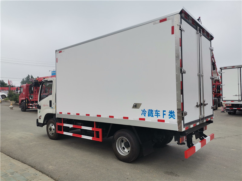 國六江鈴凱運(yùn)4.2米肉鉤冷藏車
