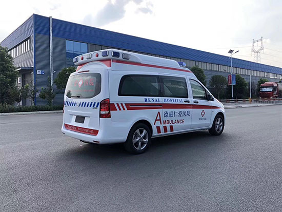  國(guó)六奔馳威霆救護(hù)車